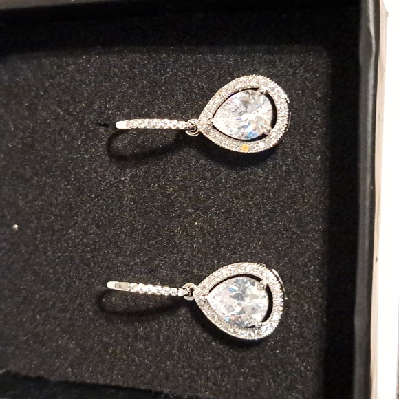 Cate & Chloe Isabel 18k White Gold Teardrop Earrings with Crystals - Picture 3 of 5